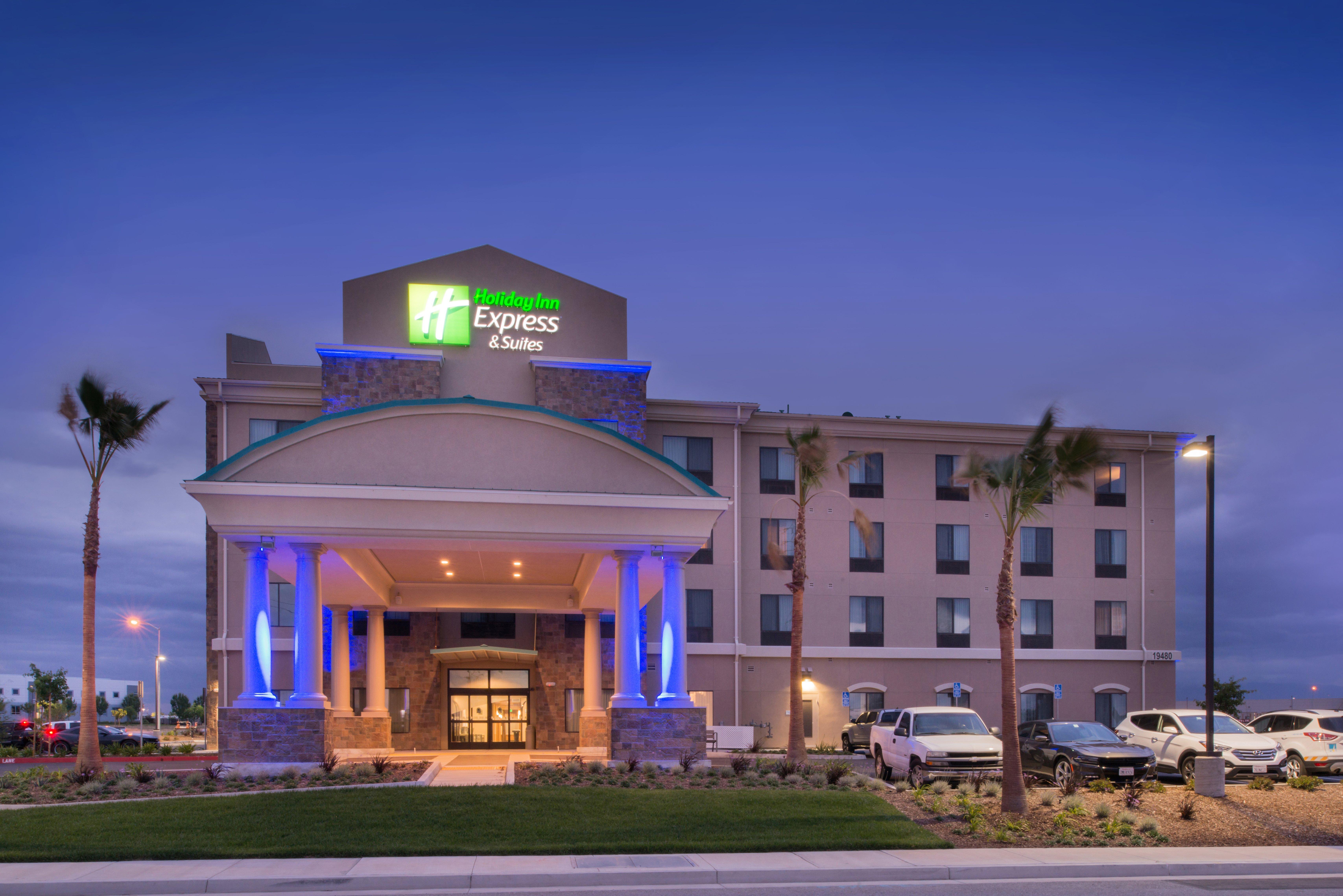 Holiday Inn Express & Suites Bakersfield Airport By Ihg Eksteriør billede