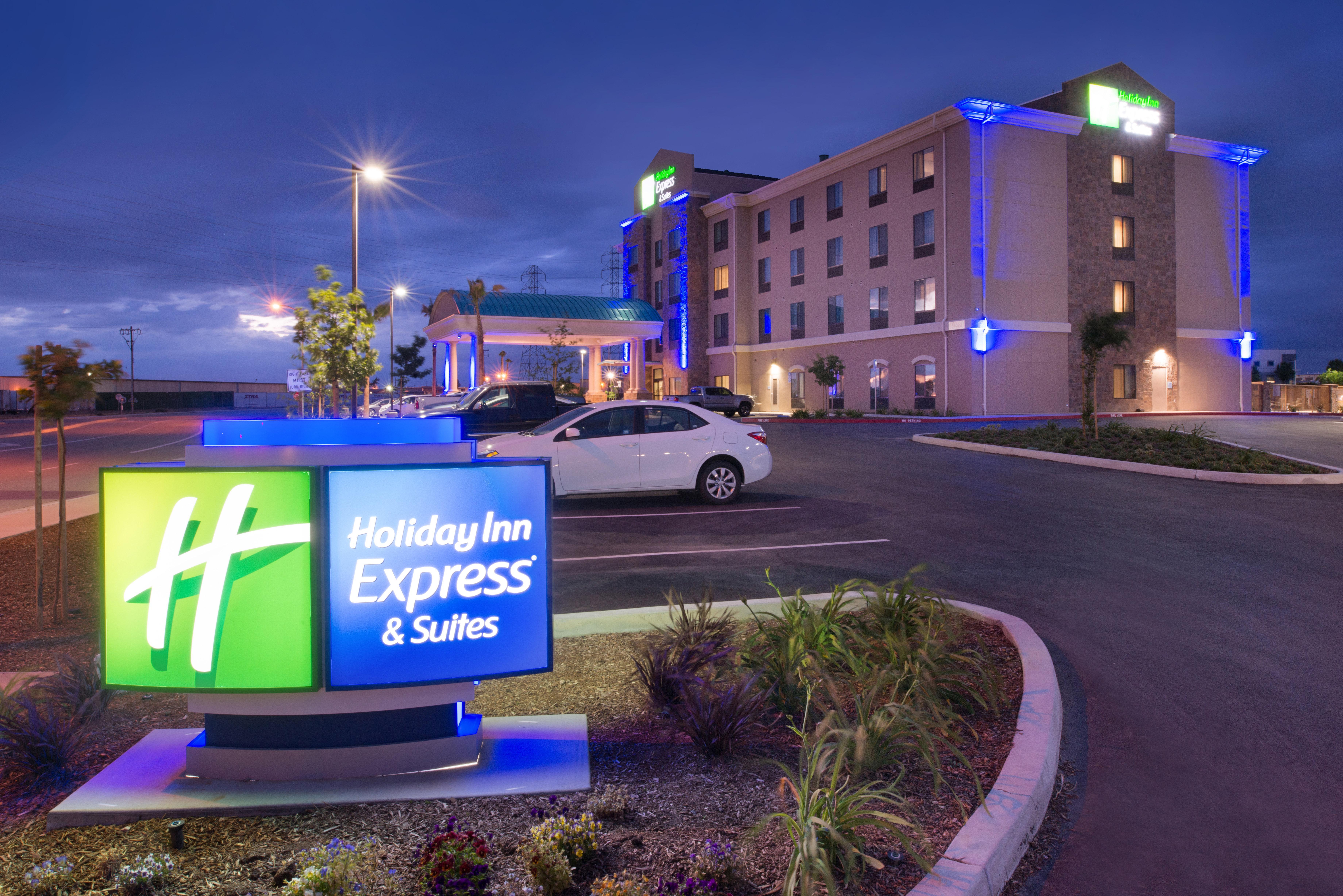 Holiday Inn Express & Suites Bakersfield Airport By Ihg Eksteriør billede