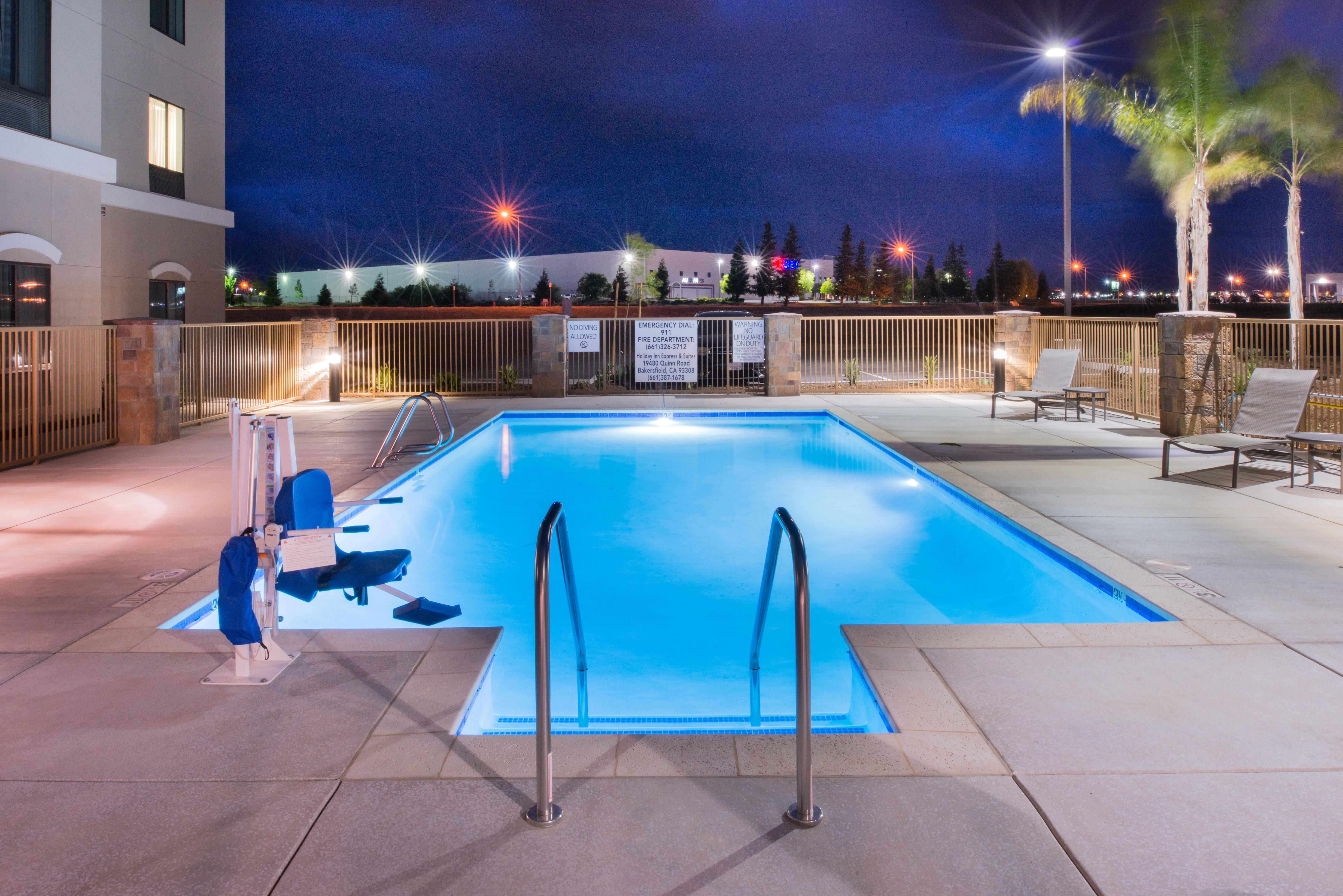 Holiday Inn Express & Suites Bakersfield Airport By Ihg Eksteriør billede
