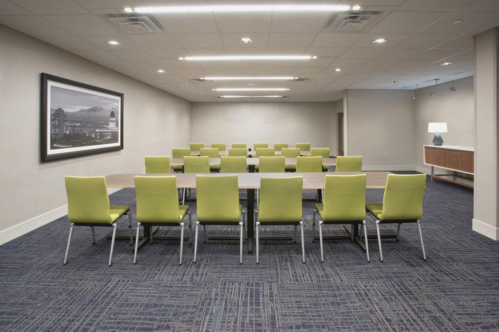 Holiday Inn Express & Suites Bakersfield Airport By Ihg Eksteriør billede