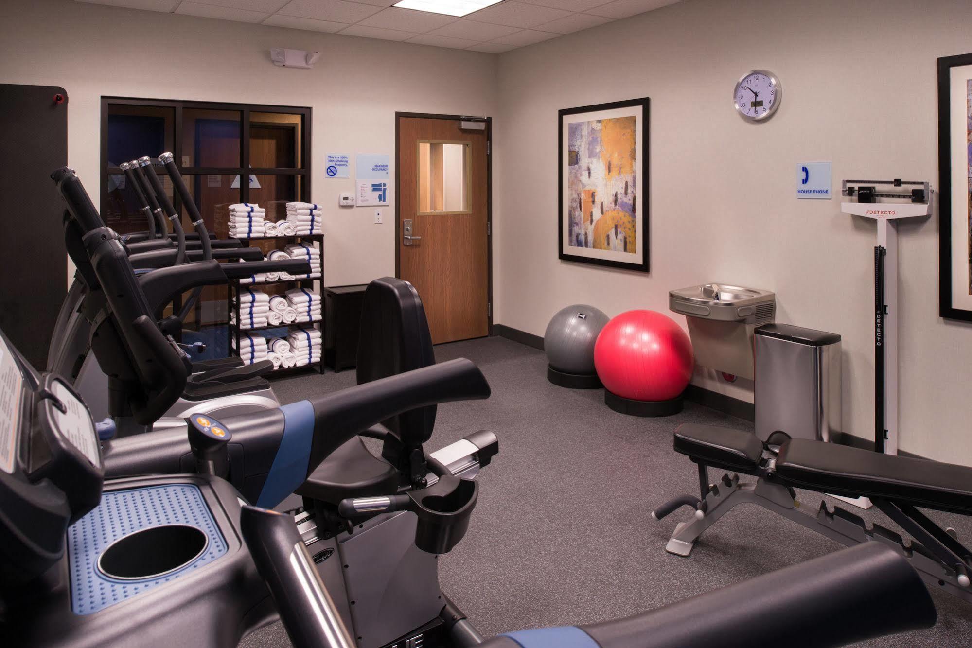 Holiday Inn Express & Suites Bakersfield Airport By Ihg Eksteriør billede
